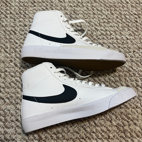 Nike White and Black High-Tops with Red Logo - Picture 3 of 3